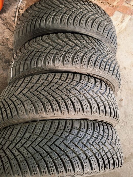 Opony zimowe 195/65R15