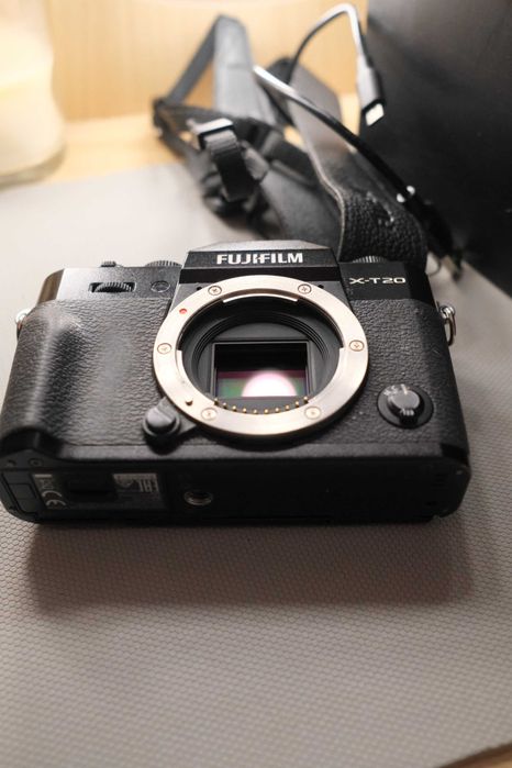 Fujifilm X-T20 body z gripem