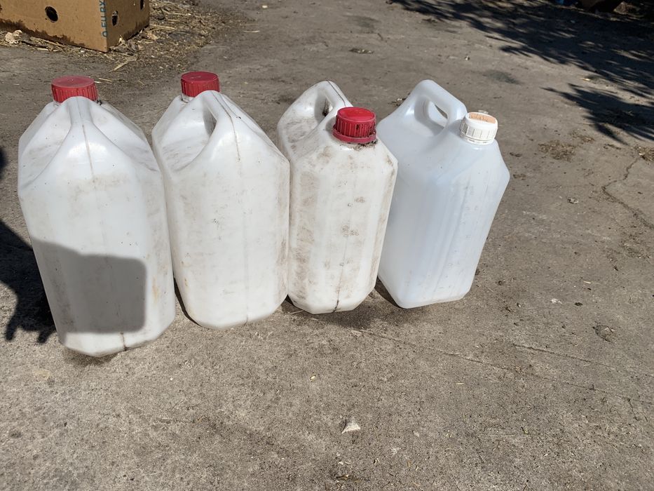 Пластикові каністри для бензину 5 л