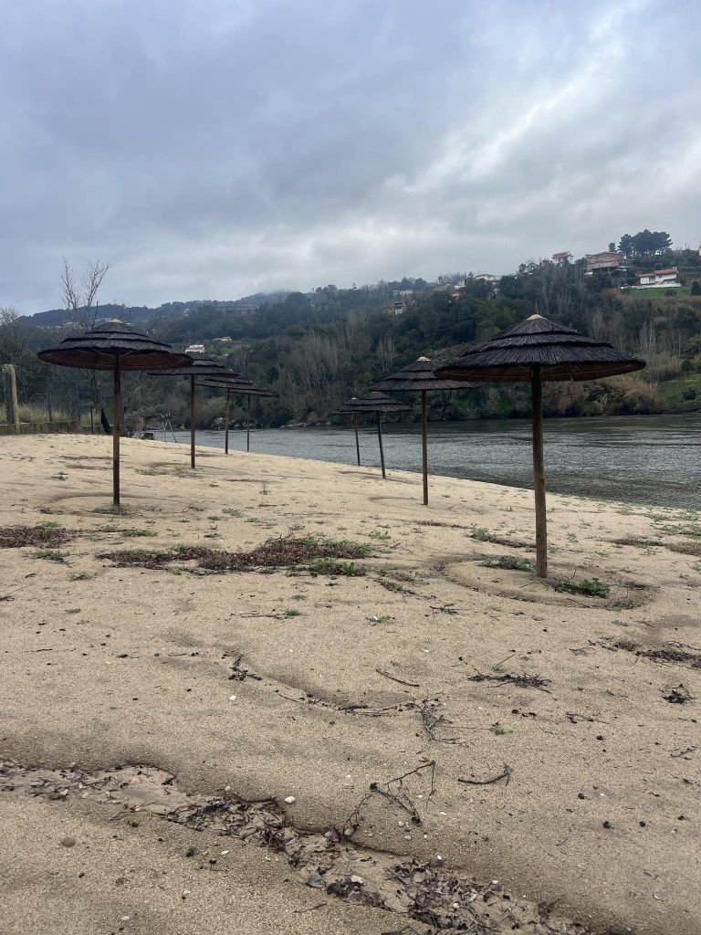 Terreno espetacular junto a praia fluvial em Cinfães