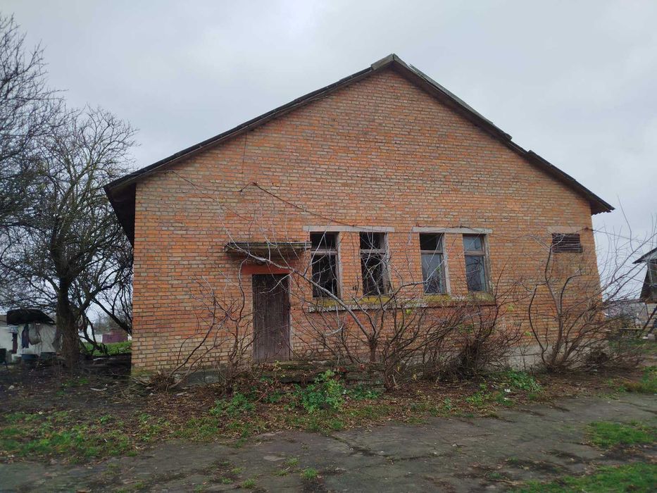 Продаж нежитлової будівлі