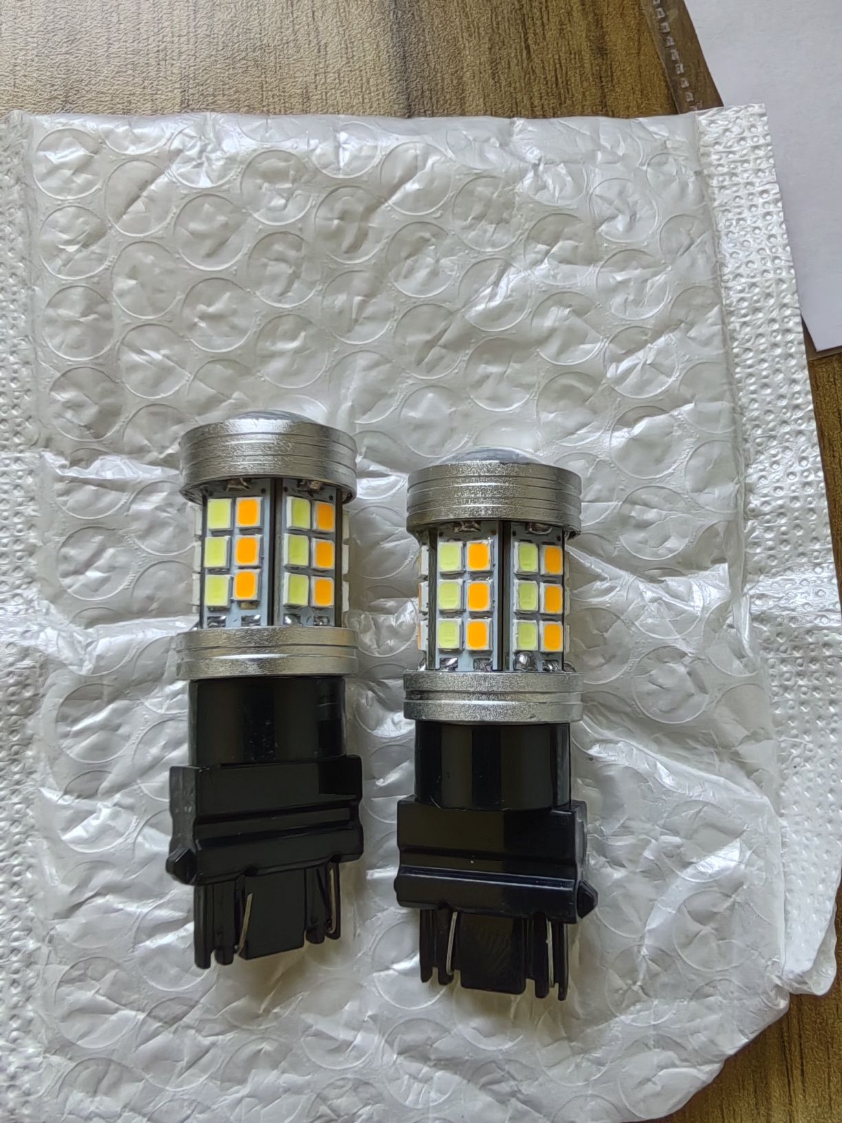 Żarówki dual color P27 7w BIAŁY + Pomarańczowy