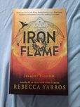 Iron flame Żelazny płomień Rebecca Yarros