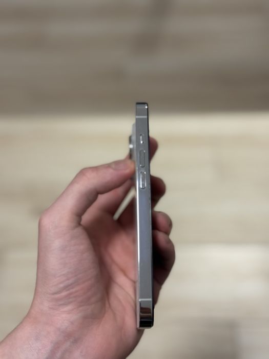 Apple Айфон/Iphone 14pro 256gb Silver Неверлок АКБ:86% (390$)