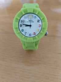 Relógio WATX&CO com braceletes coloridas