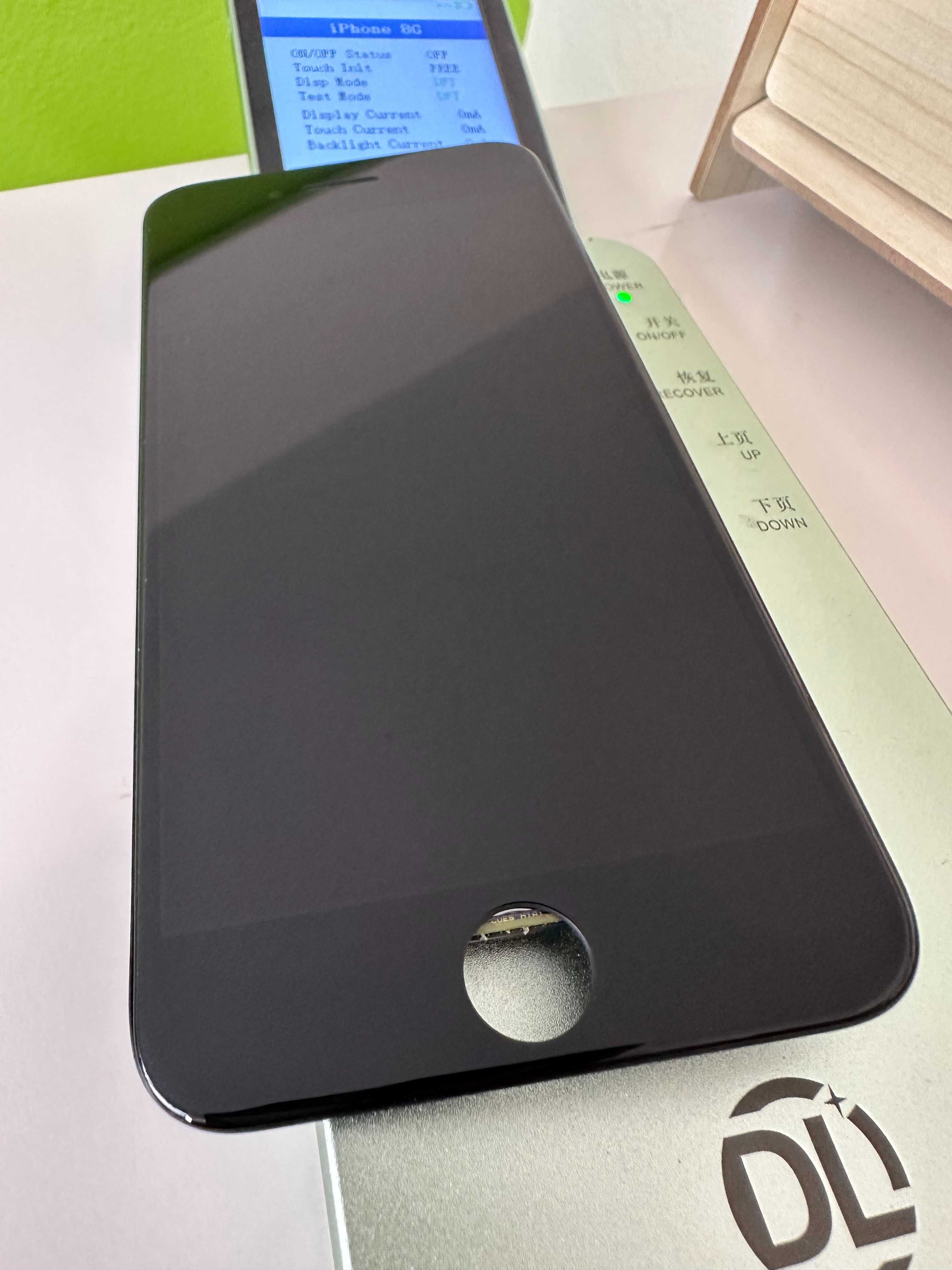 Oryginalny wyświetlacz Apple iPhone 8 / SE2 / SE3 BLACK FVAT 23%