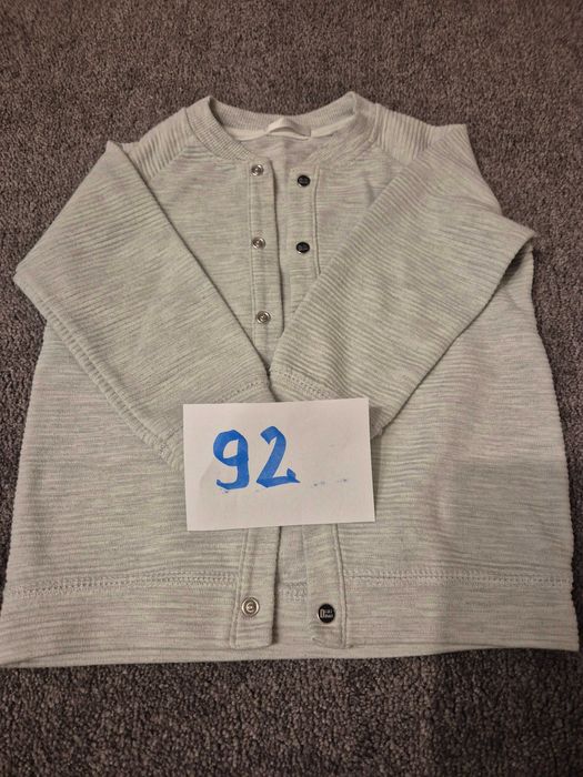 Bluza rozmiar 92 i bluza z kapturem rozmiar 110