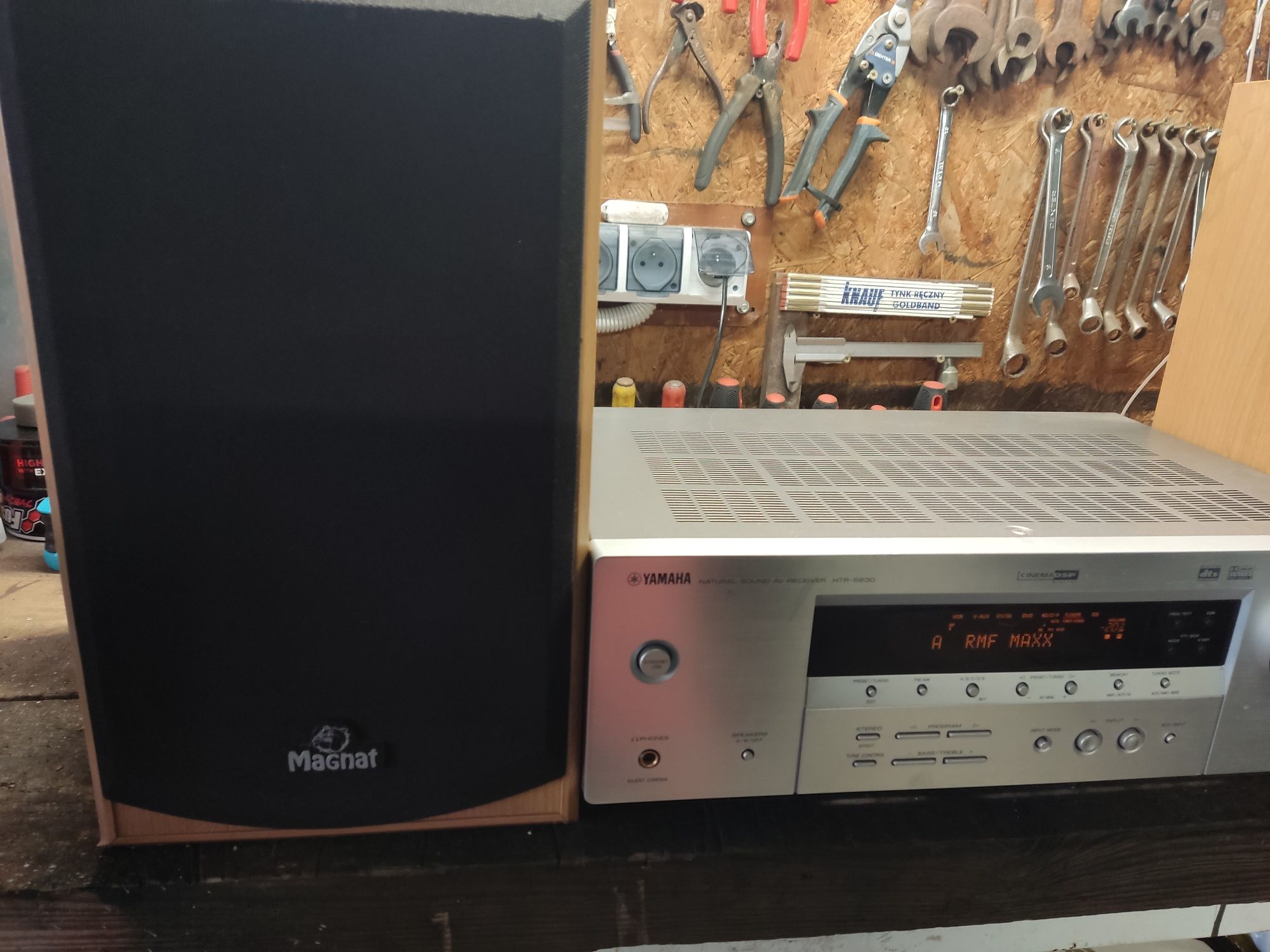 Amplituner Yamaha +drugi Onkyo gratis