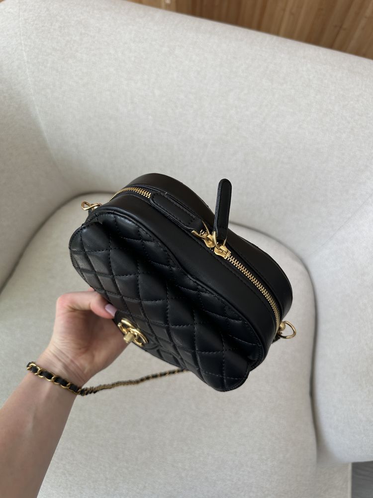 Сумка серце Chanel Heart Chain Clutch Bag чорна