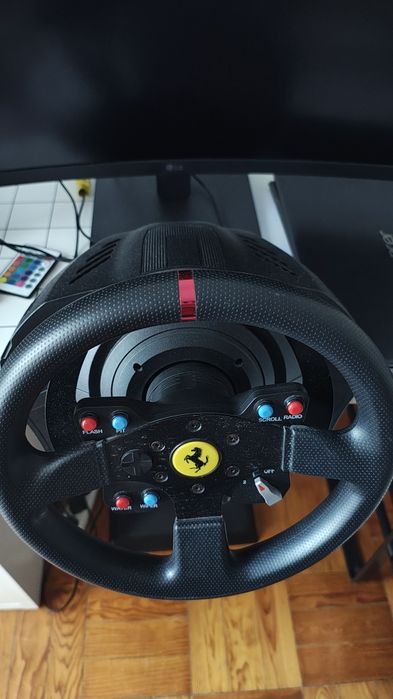 Volante Thrustmaster T300