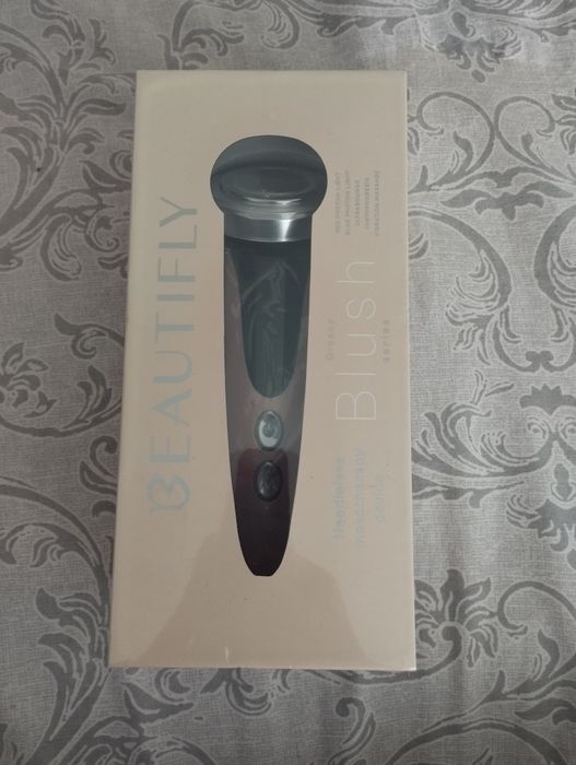 Urządzenie do mezoterapii bezigłowej nowe w oryginalnym opakowaniju