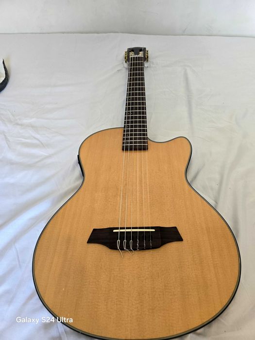 Magnífico violão angel lopez