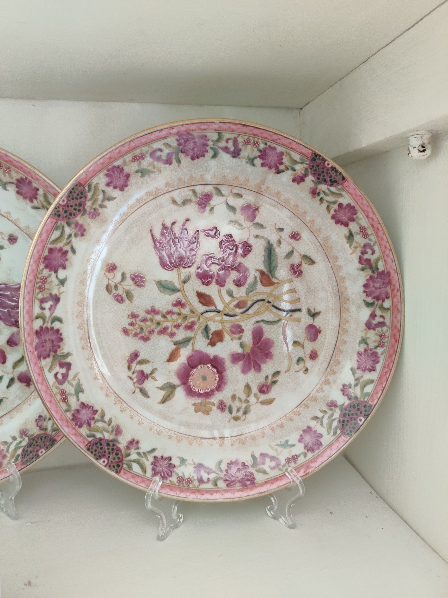 Conjunto pratos e bule porcelana MQ
