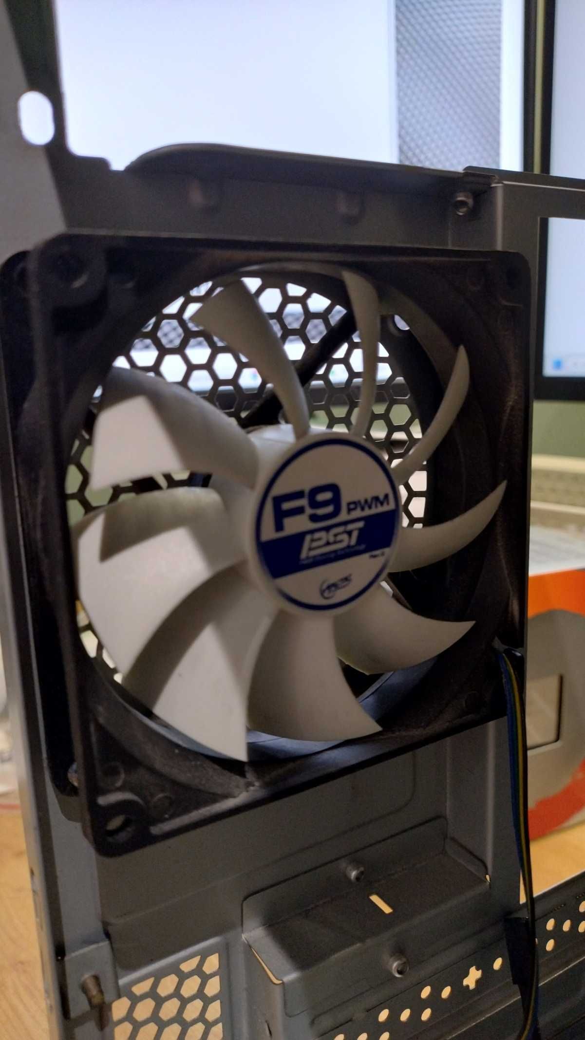 Obudowa PC micro ATX z 2 wentylatorami PWM