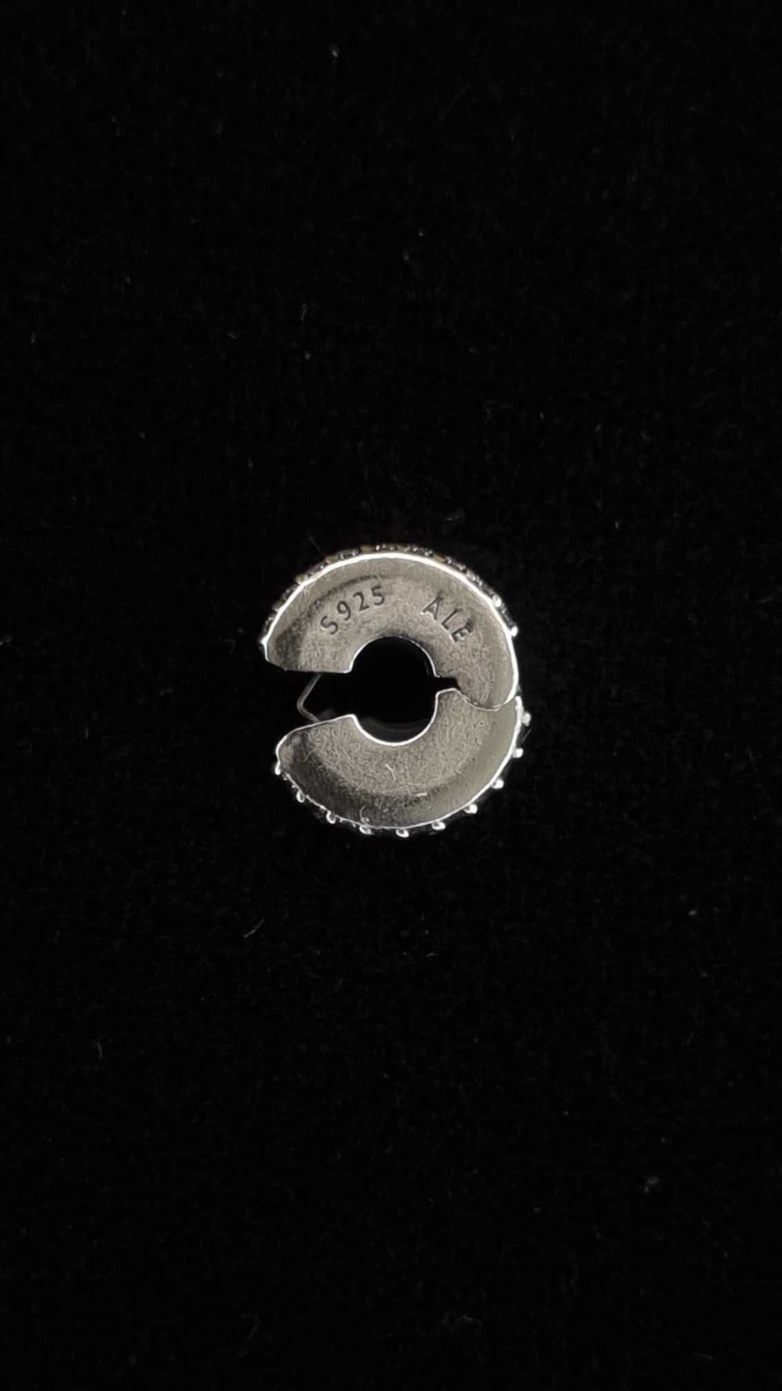 2 separatory charms Pandora separator z lśniącymi kamieniami 925