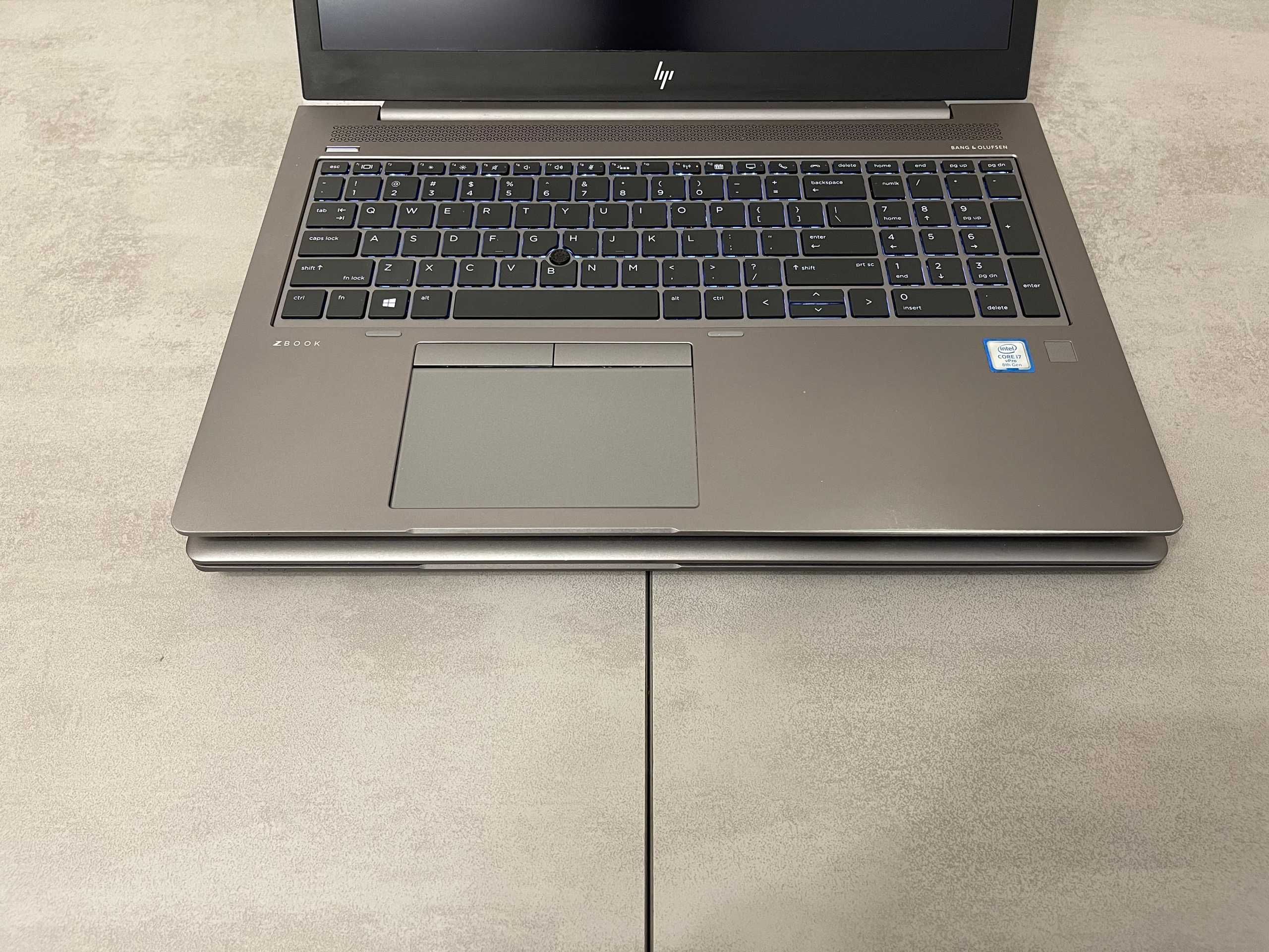HP Zbook 15u G5, 15,6 FHD IPS, i7-8650U, 32GB, 512GB SSD, Radeon 2GB