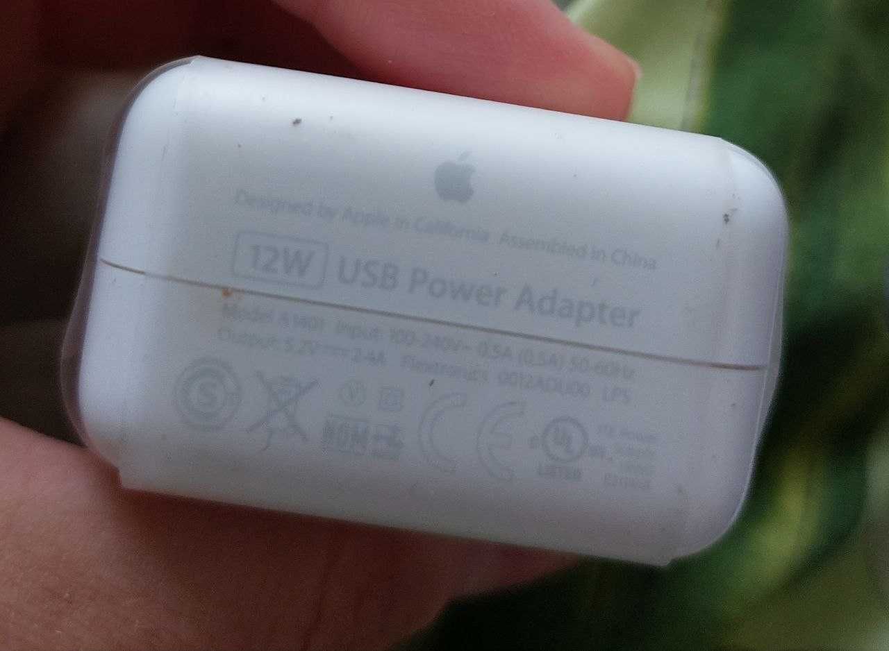 Зарядное устройство Apple 12W USB Power Adapter iPhone, iPad, iPod