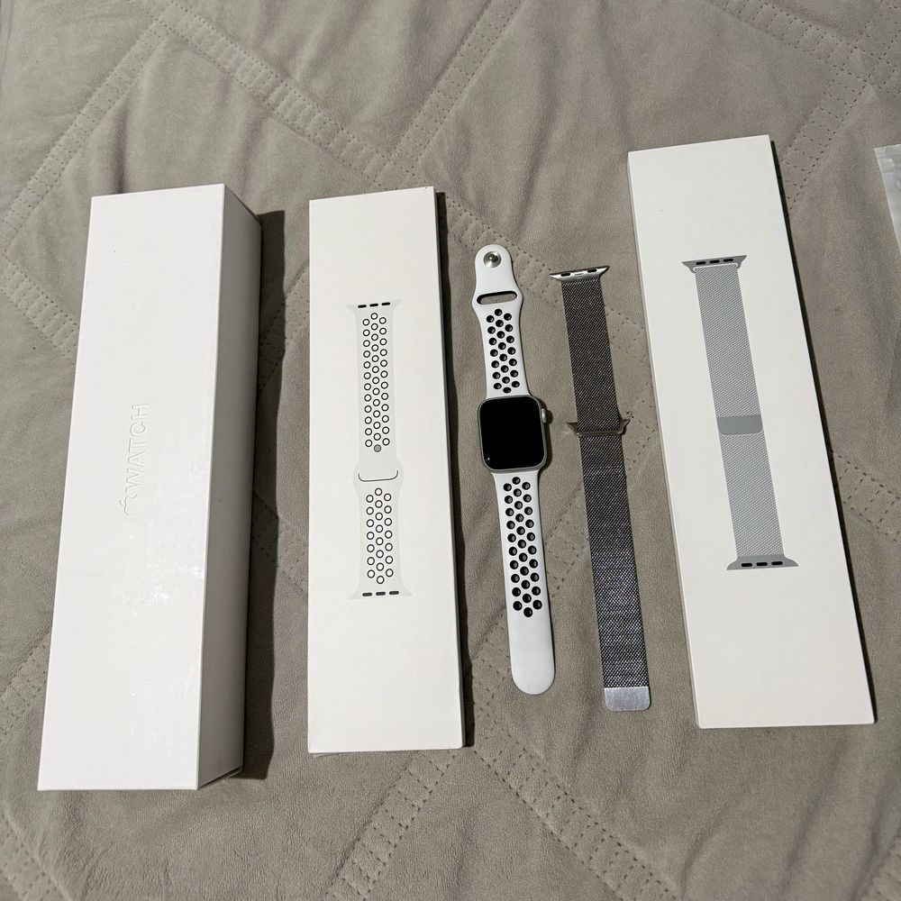 Apple watch series 5 40 mm + dodatkowy pasek