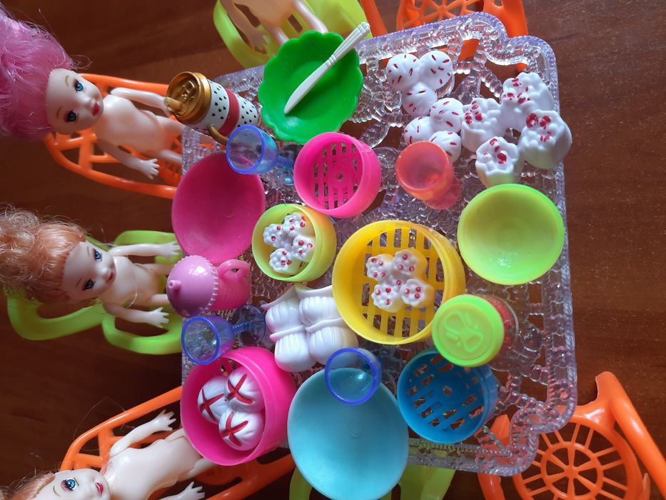 Іграшковий набір з ляльками