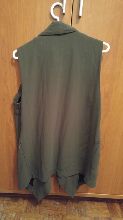 Colete Bershka verde seco