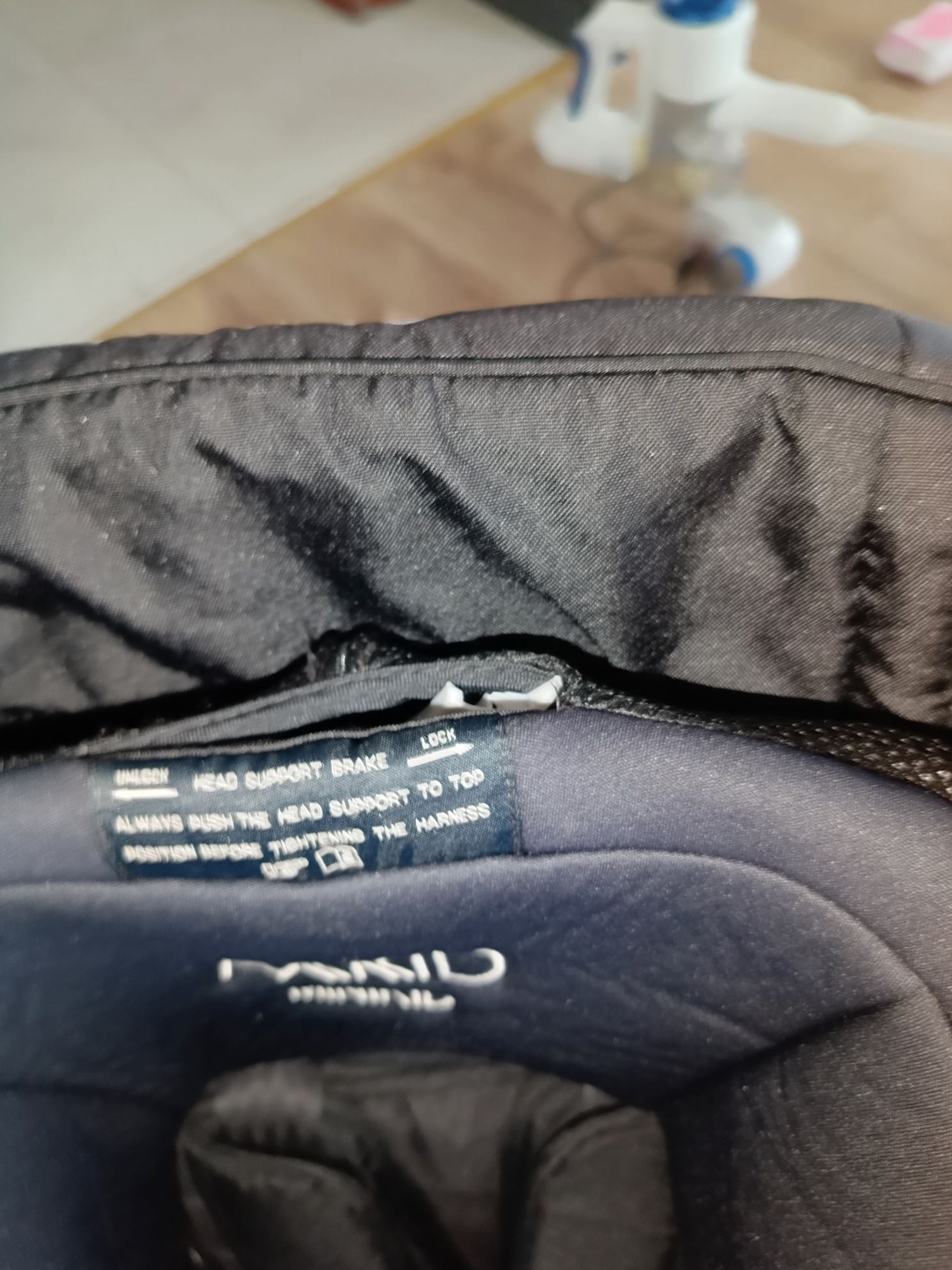 Fotelik samochodowy 0-25 axkid minikid RWF