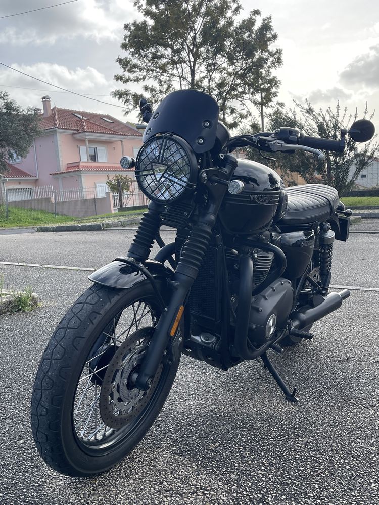 Triumph bonneville T100 black