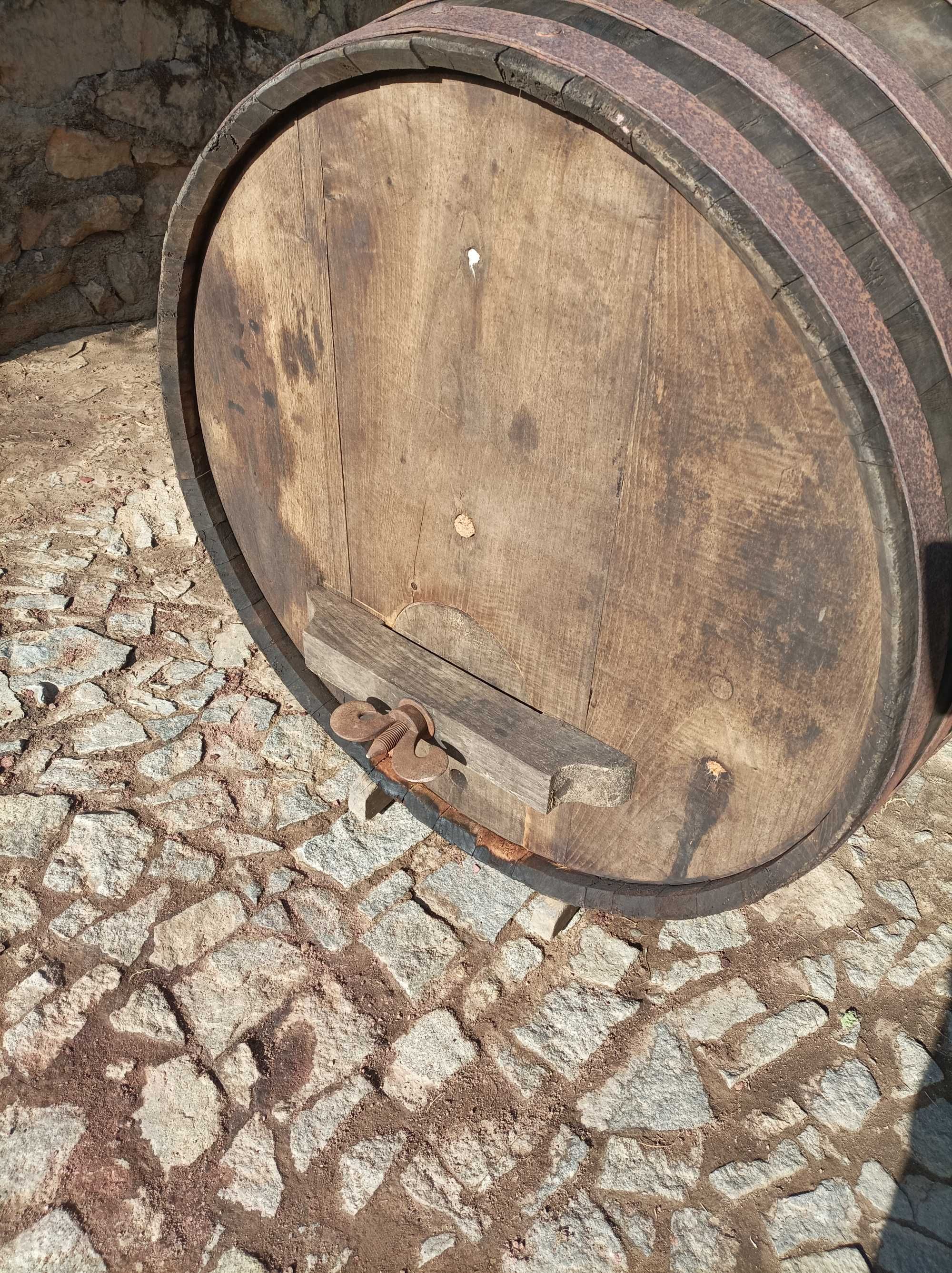Tonel vinho 1250l