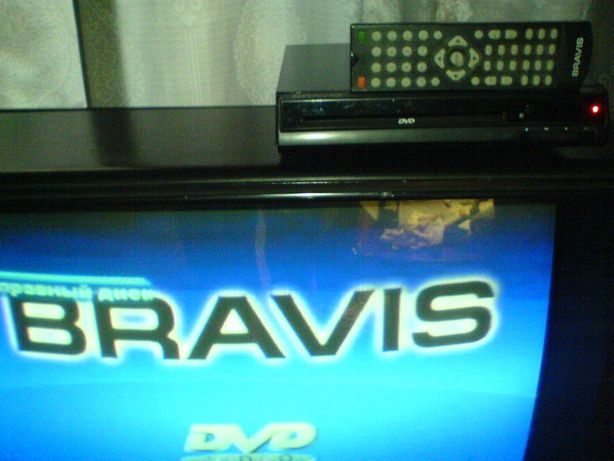 DVD Плеер BRAVIS-560.Пульт BRAVIS.Неисправный диск.