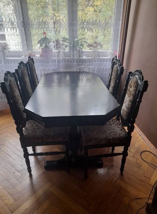 Dębowy rozkładany stół z krzesłami Oświęcim