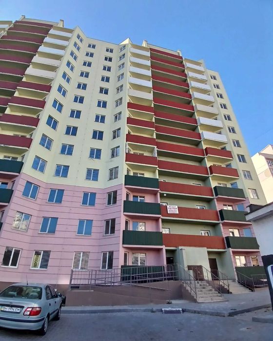 Продам двухкомнатную квартиру на Сахарова 38500