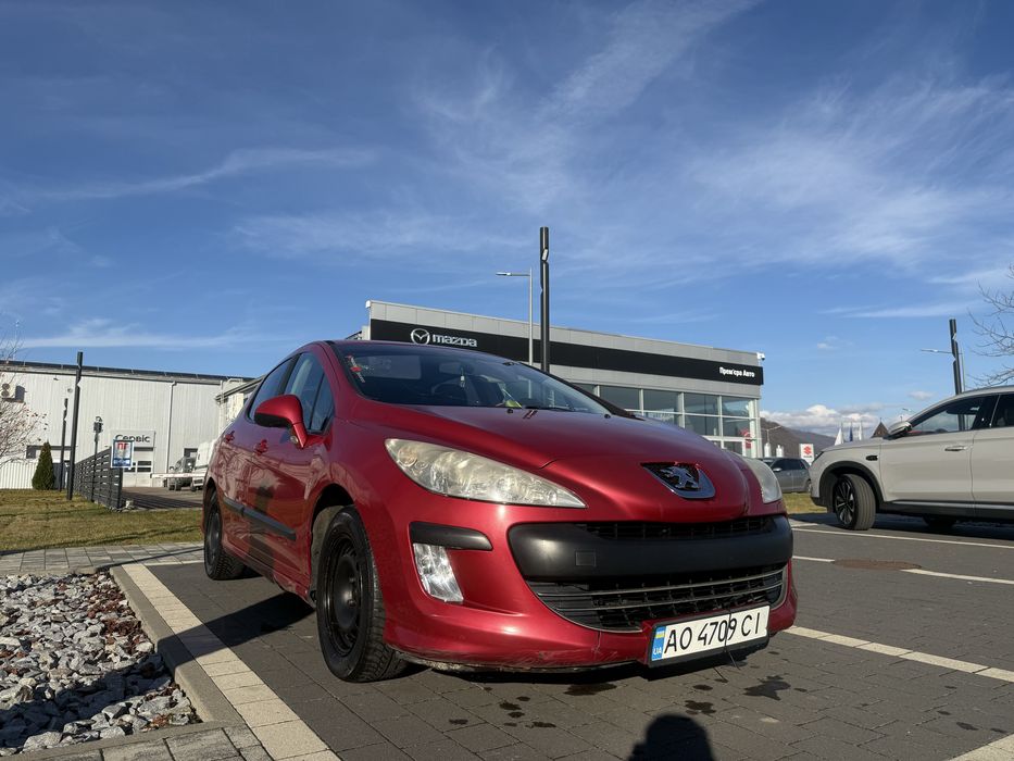 Peugeot 308  2008 1.4 бензин