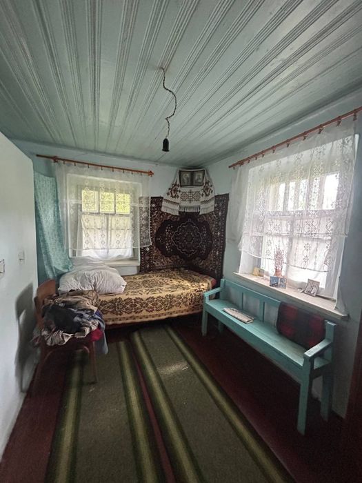 Невеликий будинок в Тернопільській обл. із земельною ділянкою.