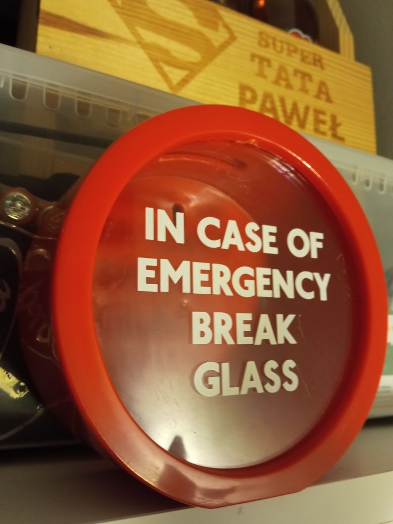 Skarbonka In case of emergency break glass