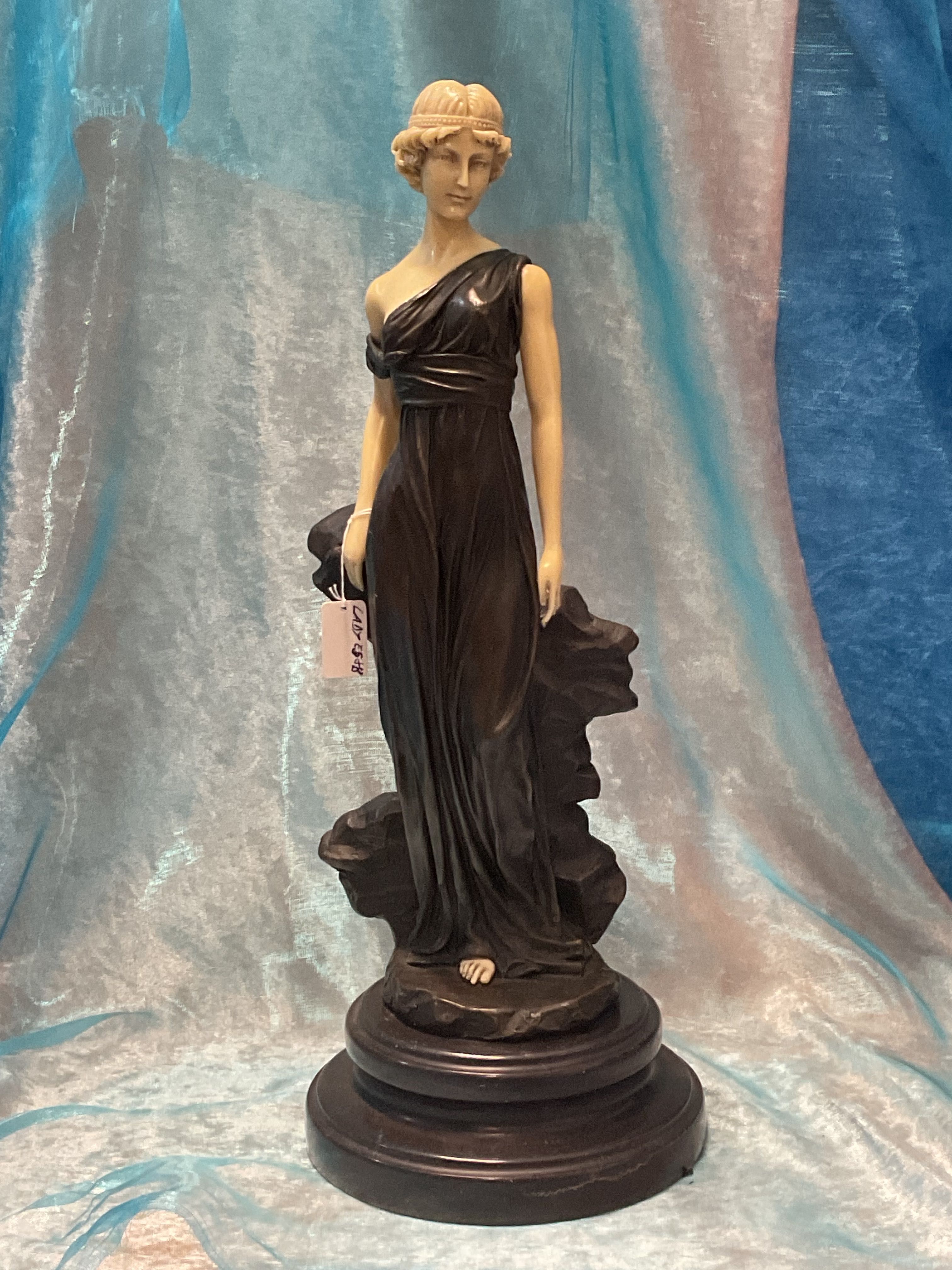 Escultura lady bronze 37 cm