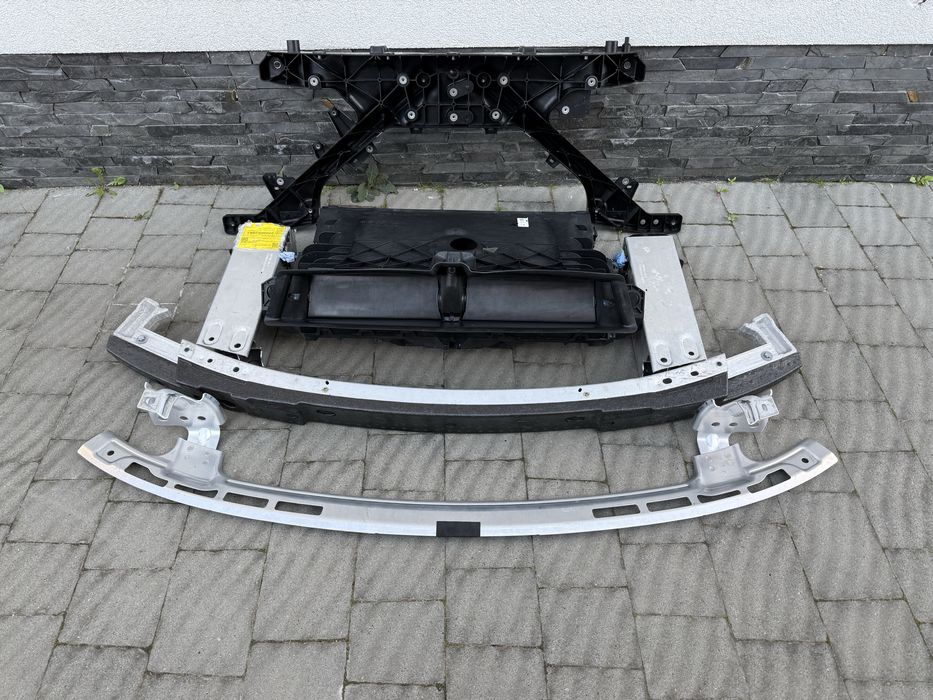 Тесла У Model Y Tesla Y  швелер телевізор подовжувачі шабля…оригінал!