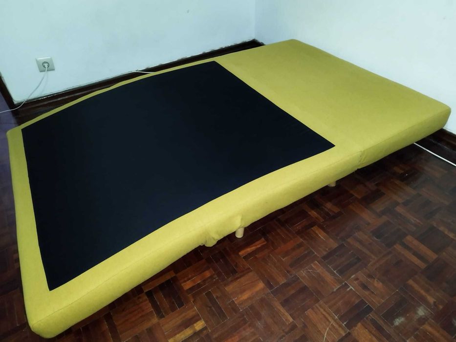 Sofá-cama em bom estado – funcional e confortável