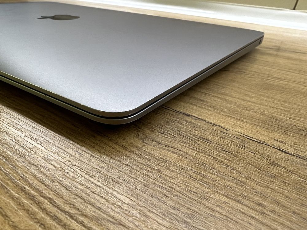 Apple MacBook Air 13' 2019 A1932 i5/8Gb RAM/256Gb SSD