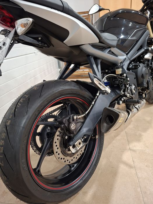 Triumph street triple 675