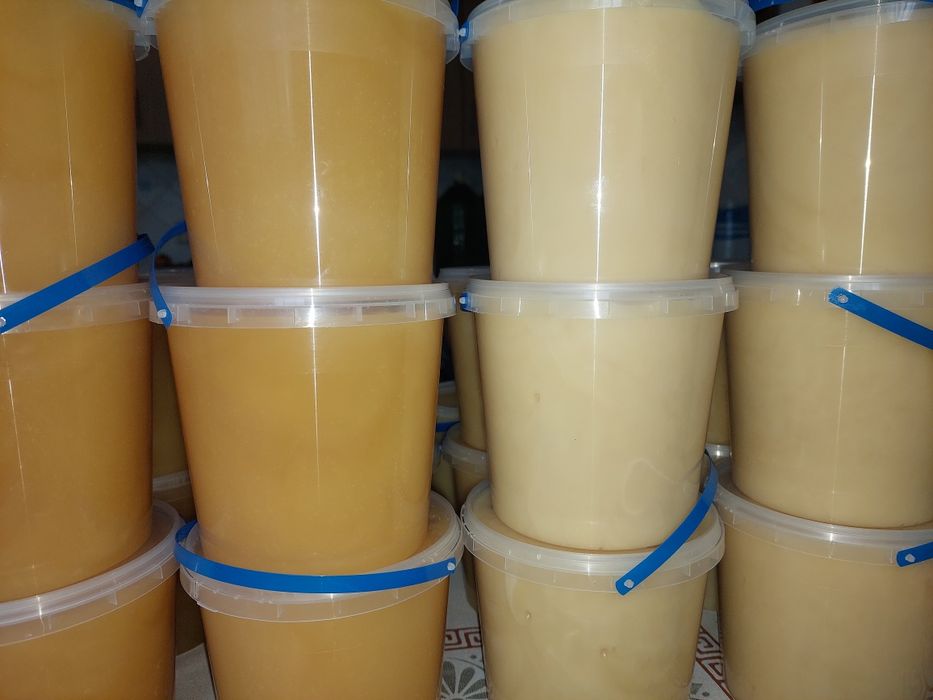 Пропоную мед бджолиний