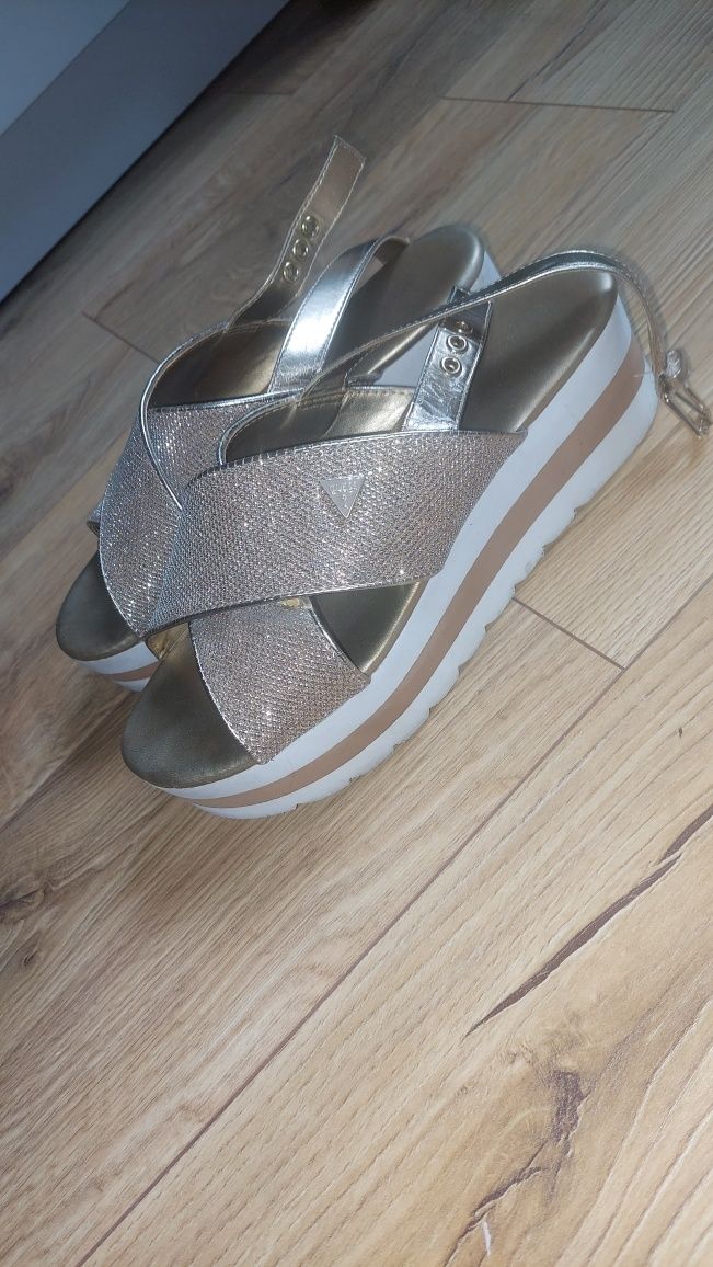 Sandały Guess 37