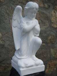 Скульптура ангела з бетону