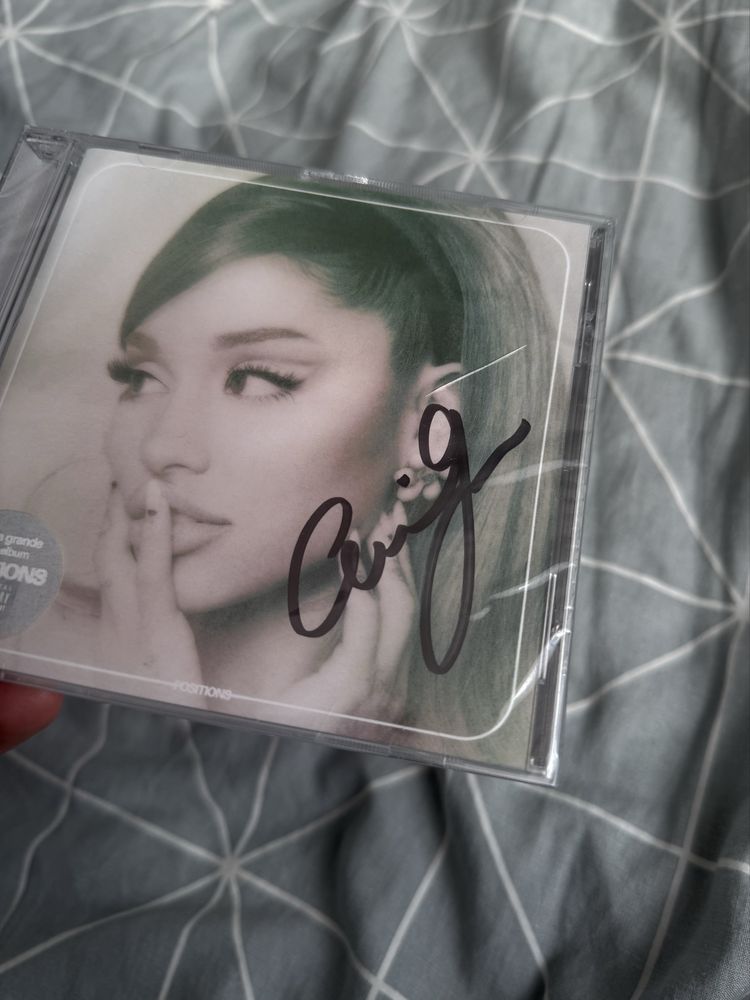Ariana Grande Signed Full Signature Positions CD