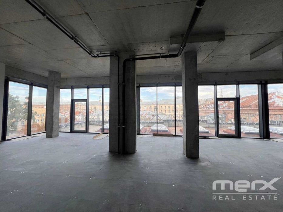 Офіс 779 кв.м + тераса біля метро Майдан Незалежності