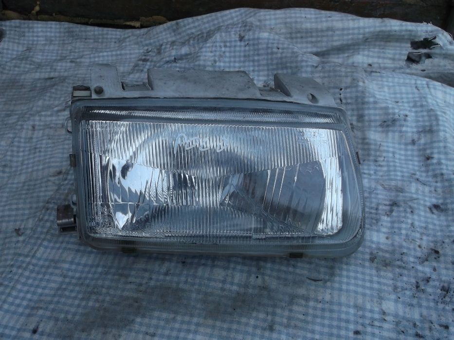 vw POLO 97r lampa przód przednia prawa reflektor  caddy