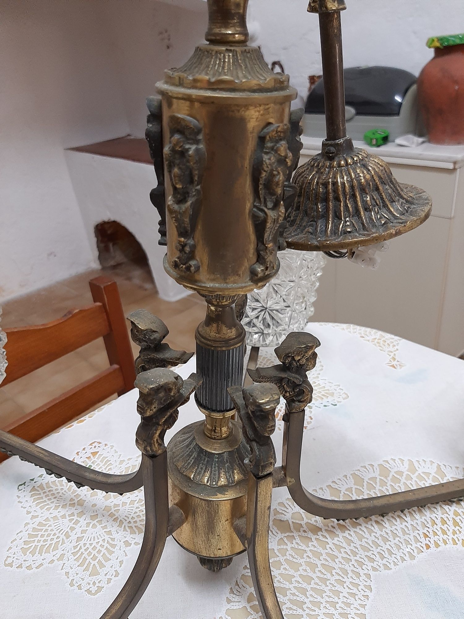 Candeeiro com cinco lâmpadas