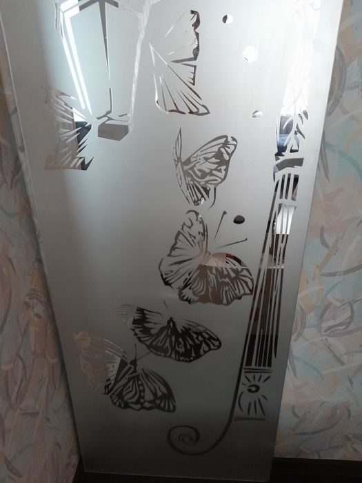 Скляне полотно у шафу-купе