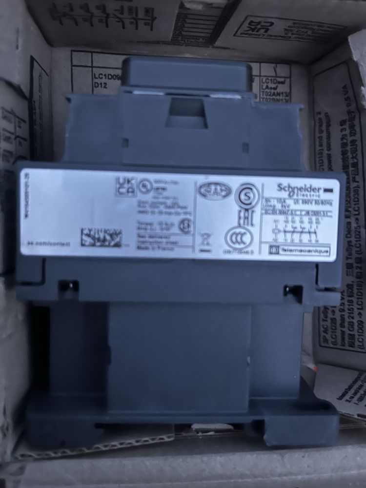 Stycznik CAD32V7 Schneider