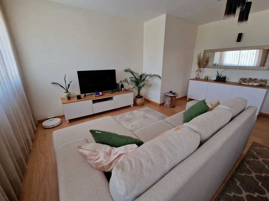 Sofá com chaise longue