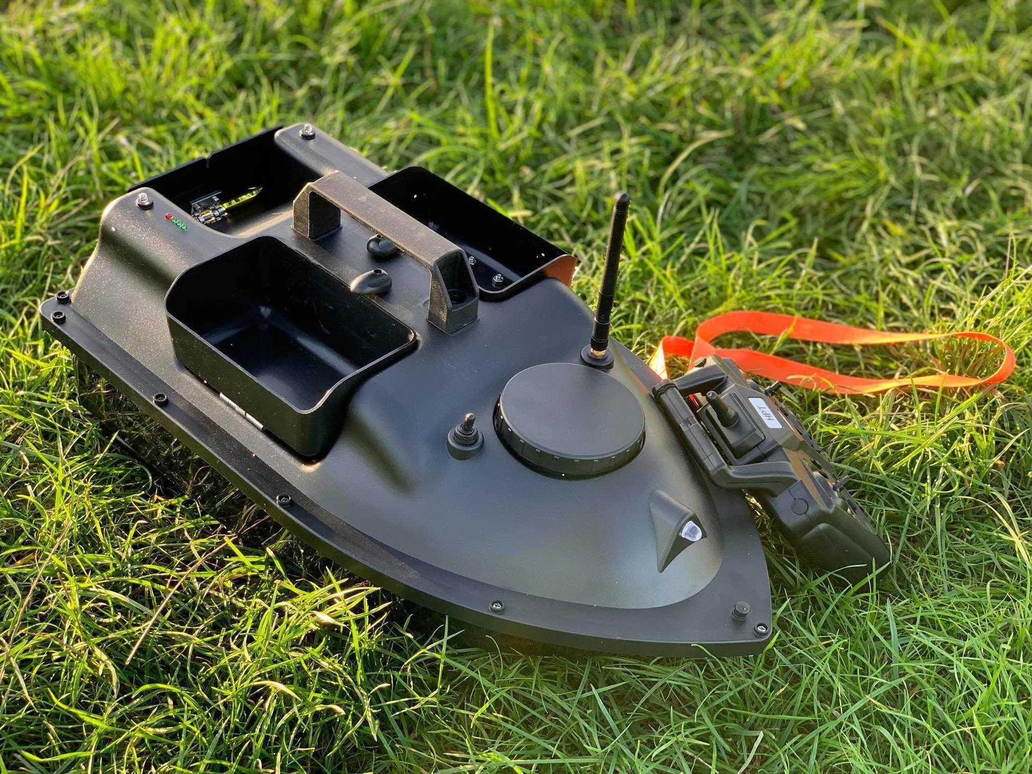 Nowa karpiowa łódka zanętową New Flytec D8 GPS