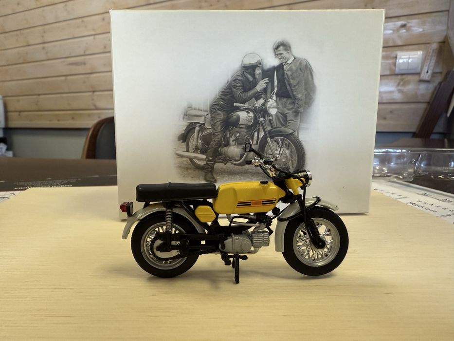 Model motocykla Jawa Mustang (1:24)